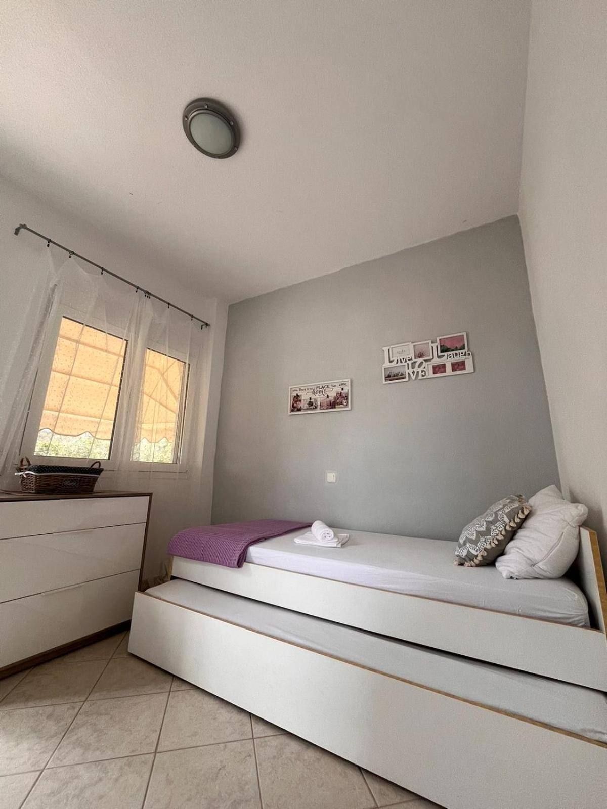 Ocean View Apartments Vrasna Luaran gambar