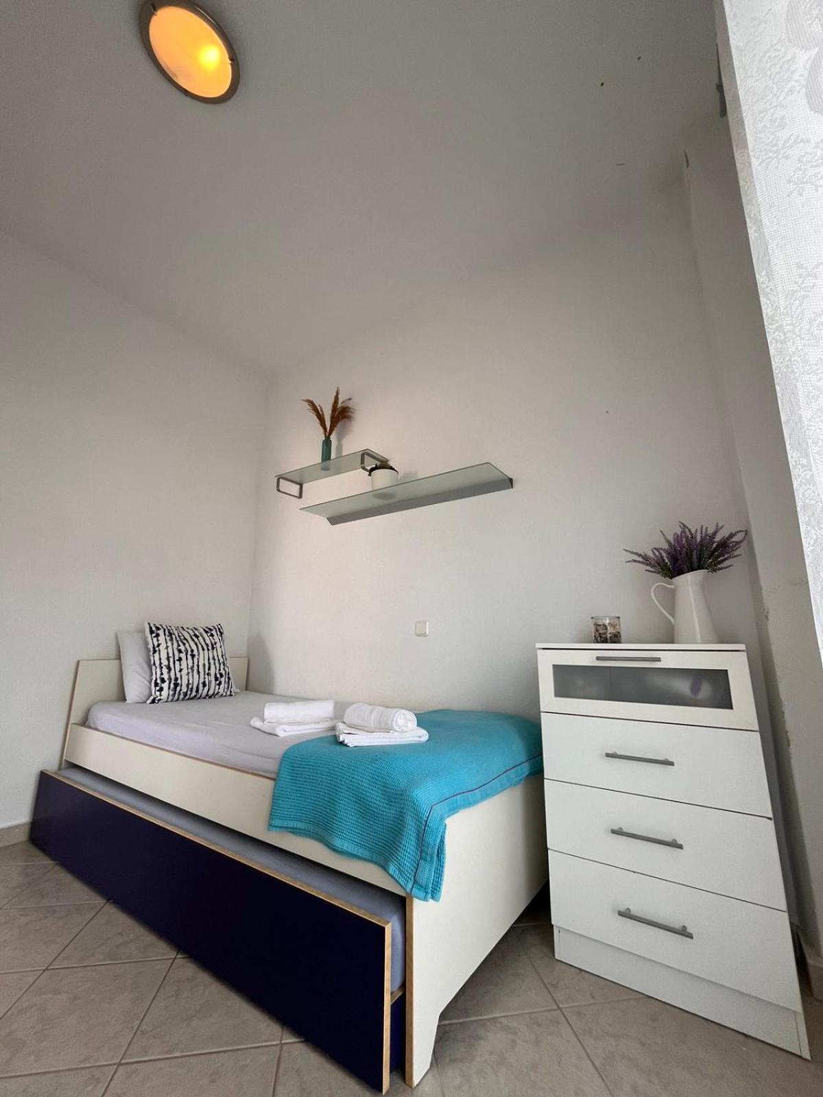 Ocean View Apartments Vrasna Luaran gambar